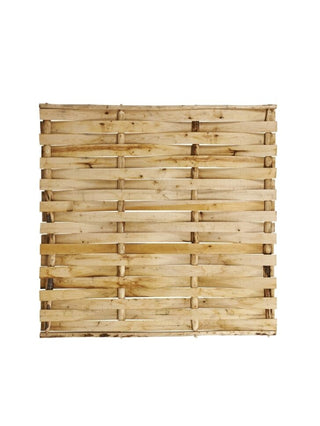 Chestnut Woven Fence - Lands End B.V.