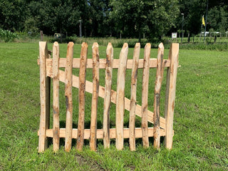 Chestnut gate 100cm wide - 75cm high - Lands End B.V.