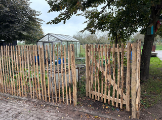 Chestnut gate - 145cm high