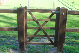 English Gate Dark Brown Complete Set -                                           Single gate 